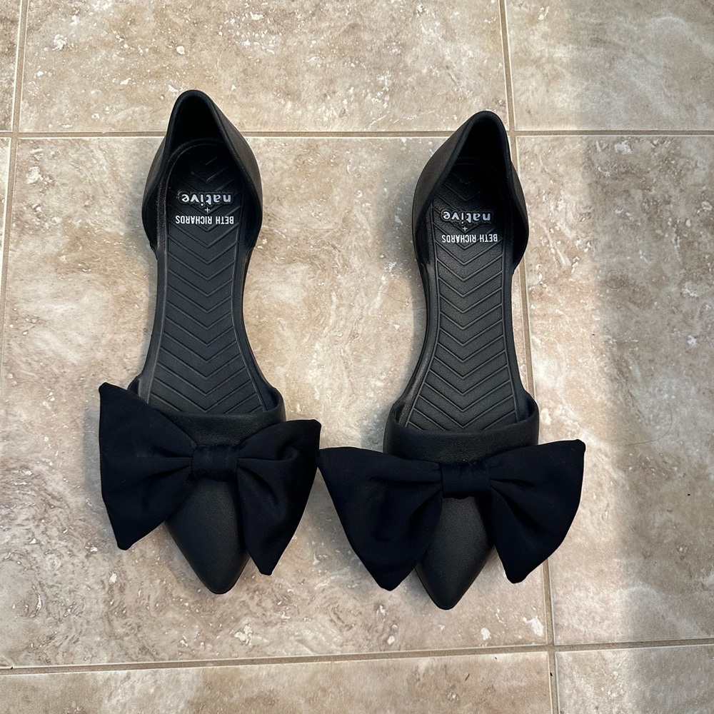 Brand new Native + Beth Richards Audrey black  flats with bow detail.